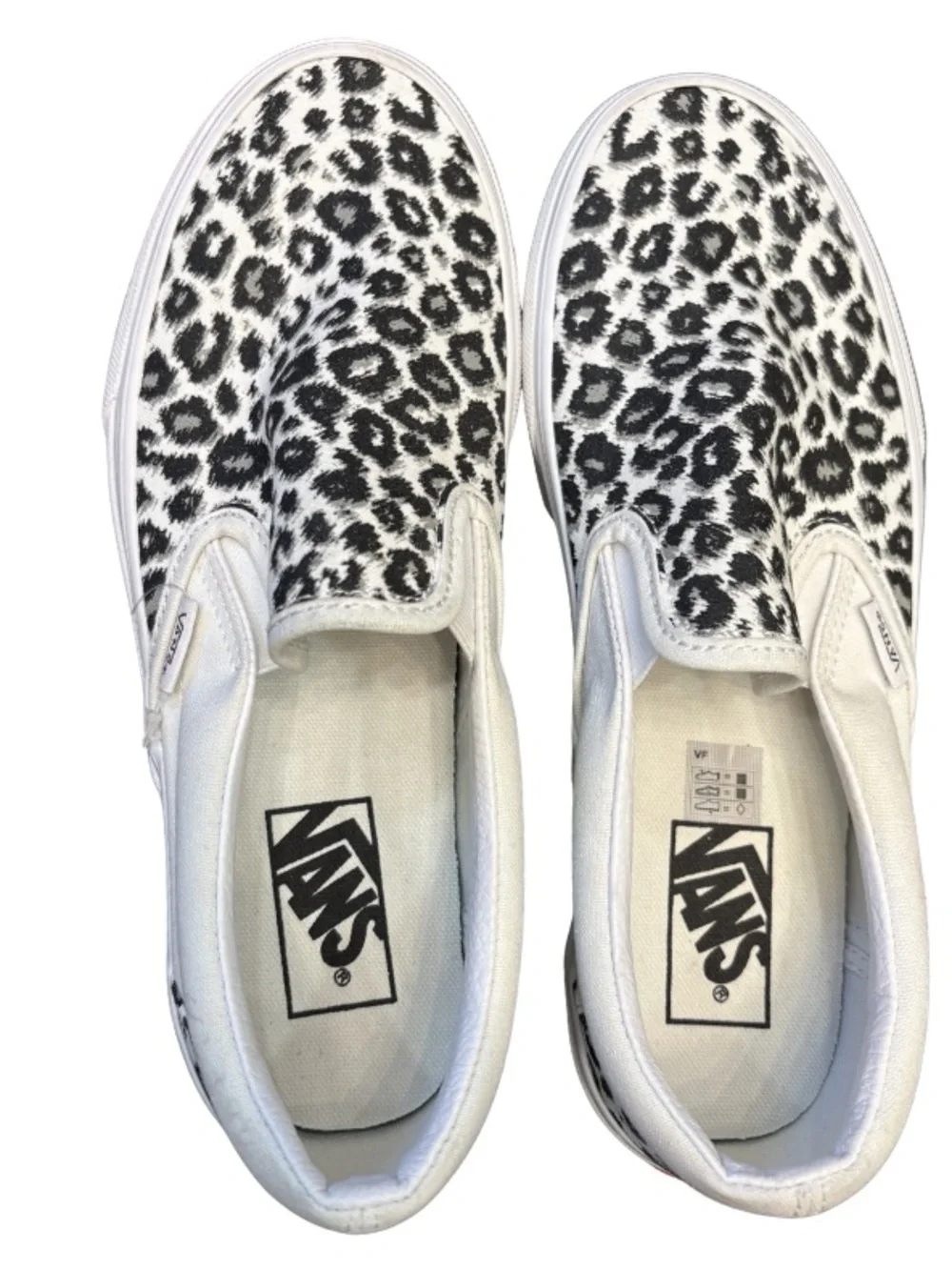 🆕🎉NWOB (Has Tags) Vans White Slip-On Flats with Black Leopard Print